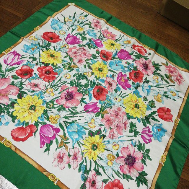 235美品 グッチ GUCCI スカーフ 花柄 シルク100% - nirmalbot.com