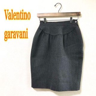 ヴァレンティノガラヴァーニ(valentino garavani)のValentino garavani イタリア製 膝丈 台形 タイトスカート 黒(ひざ丈スカート)