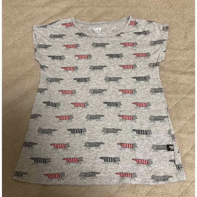 UNIQLO(ユニクロ)のリサラーソン UNIQLO Tシャツ 120 キッズ/ベビー/マタニティのキッズ服女の子用(90cm~)(Tシャツ/カットソー)の商品写真