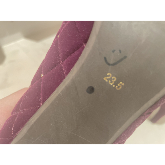 RANDA(ランダ)の【RANDA ベロア　キルティングヒール】 レディースの靴/シューズ(ハイヒール/パンプス)の商品写真