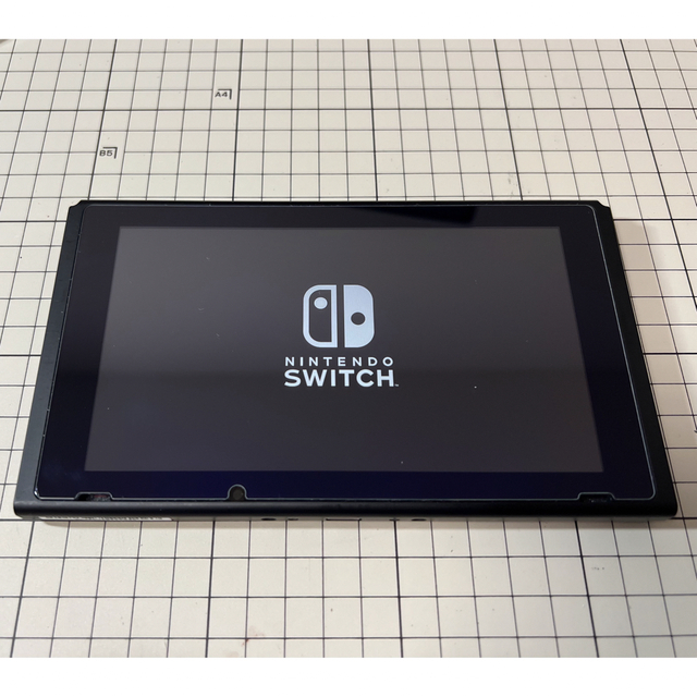 任天堂(ニンテンドウ)の【中古美品】Switch モンハンライズモデル本体のみ エンタメ/ホビーのゲームソフト/ゲーム機本体(携帯用ゲーム機本体)の商品写真