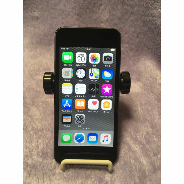 iPod touch(アイポッドタッチ)のiPod touch  第6世代ブラック（16GB）送料無料 スマホ/家電/カメラのオーディオ機器(ポータブルプレーヤー)の商品写真