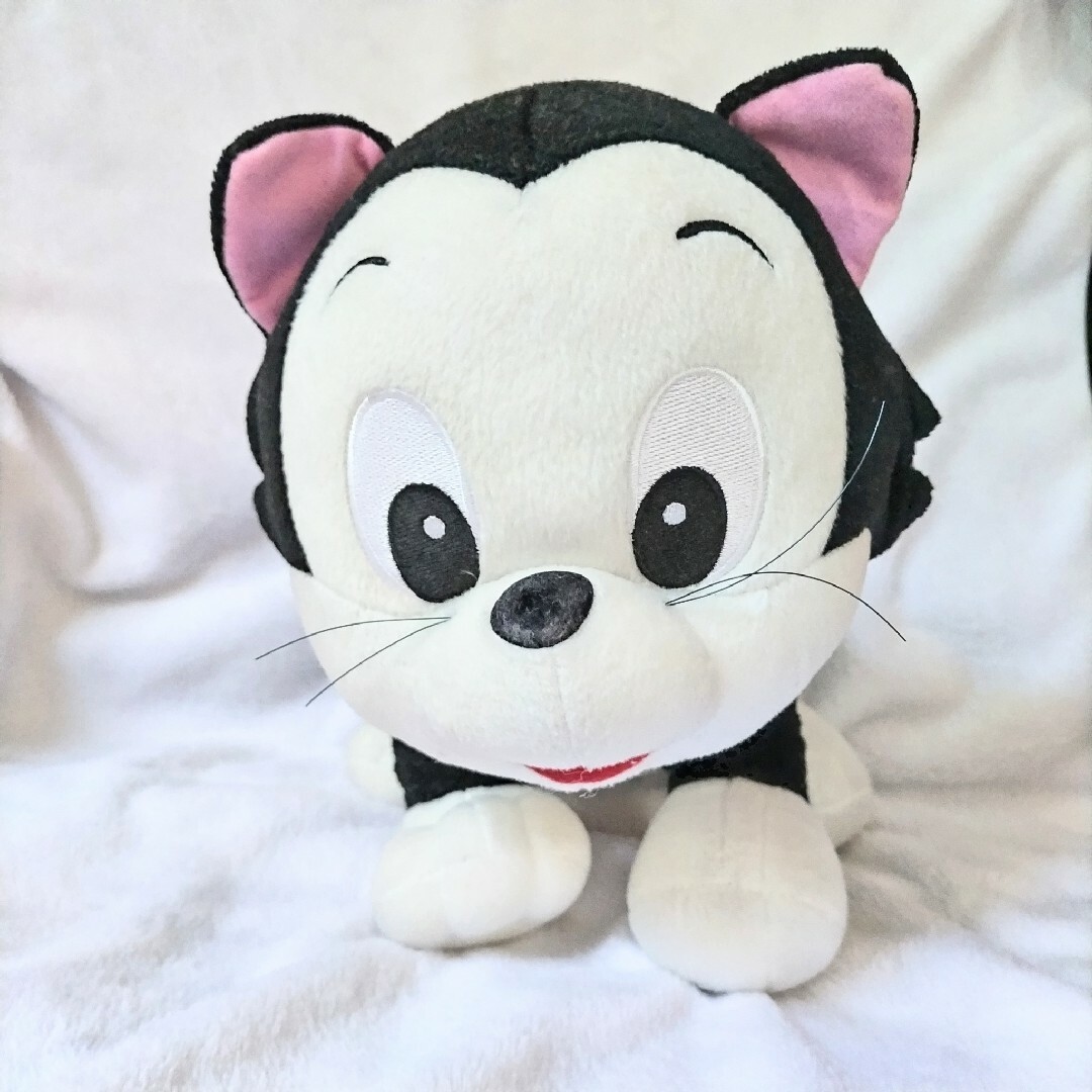 Disney(ディズニー)の値下げ中【中古品】 フィガロ　ぬいぐるみ エンタメ/ホビーのおもちゃ/ぬいぐるみ(キャラクターグッズ)の商品写真