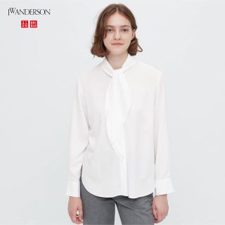 ユニクロ(UNIQLO)の新品タグ付☆UNIQLO ×JW Anderson☆レーヨンボウタイブラウス白(シャツ/ブラウス(長袖/七分))