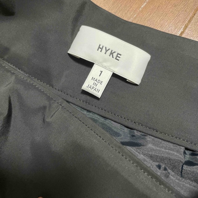 HYKE(ハイク)のHYKE スクエアプリーツスカート　ブラック　1 レディースのスカート(ロングスカート)の商品写真