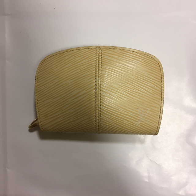 LOUIS VUITTON(ルイヴィトン)の正規　LOUIS VUITTON エピ　コインケース　ヴァニラ レディースのファッション小物(コインケース)の商品写真