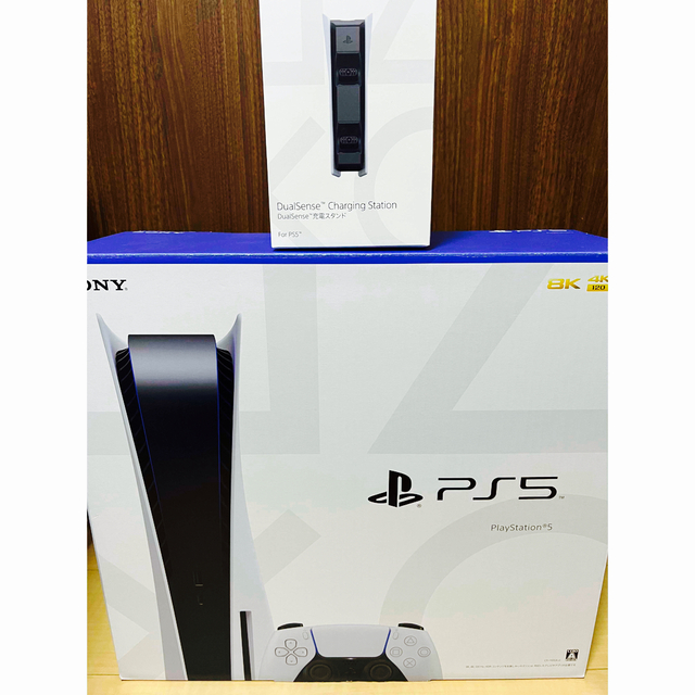 PlayStation(プレイステーション)のPS5 プレイステーション5 CFI-1100A01 中古美品 エンタメ/ホビーのゲームソフト/ゲーム機本体(家庭用ゲーム機本体)の商品写真