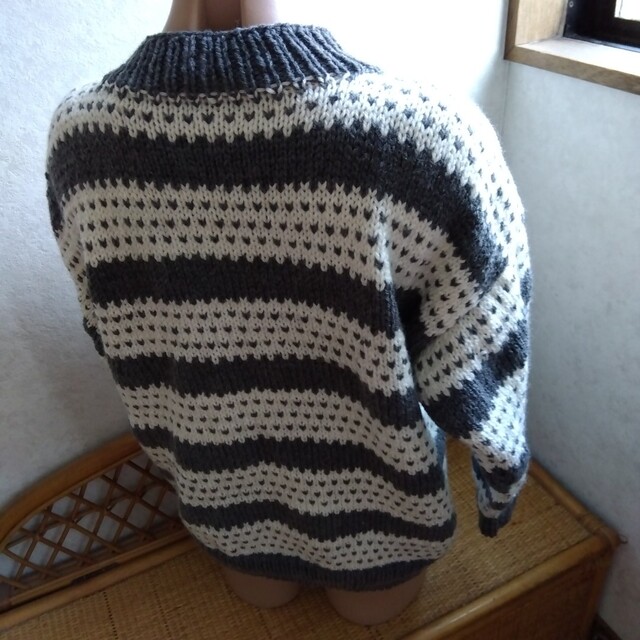 (⁠ ⁠ꈍ⁠ᴗ⁠ꈍ⁠)新品未使用☆手編みハンドメイド暖かセーター☆…★