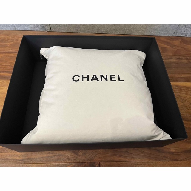 CHANEL(シャネル)の【新品未使用】レアCHANELクッション インテリア/住まい/日用品のインテリア小物(クッション)の商品写真