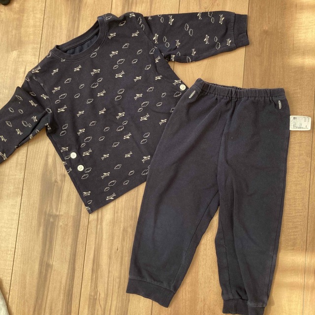 UNIQLO(ユニクロ)のUNIQLO☆パジャマ キッズ/ベビー/マタニティのキッズ服男の子用(90cm~)(パジャマ)の商品写真