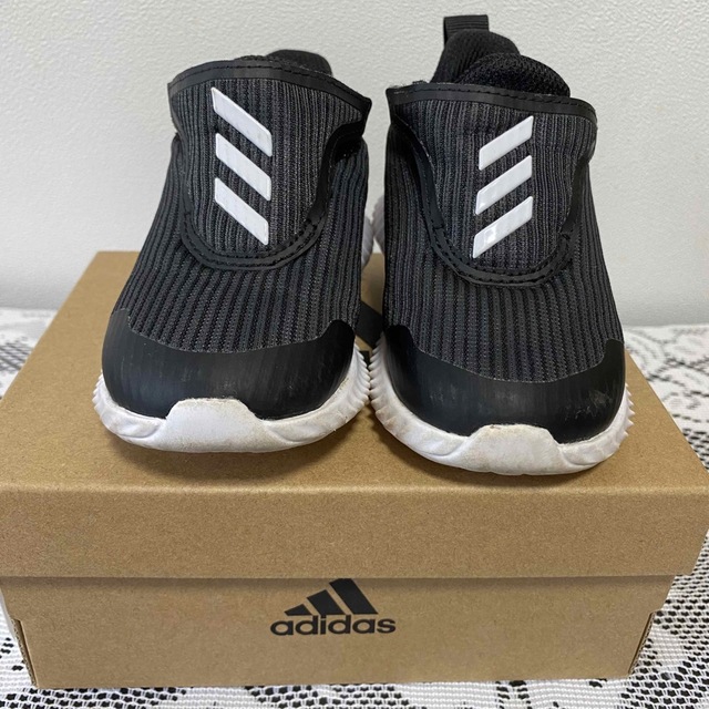 adidas(アディダス)のadidas スニーカー 13㎝ キッズ/ベビー/マタニティのベビー靴/シューズ(~14cm)(スニーカー)の商品写真