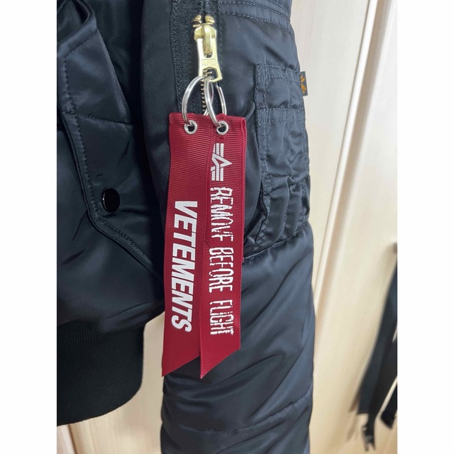 VETEMENTS(ヴェトモン)の美品　VETEMENTS×ALPHA M メンズのジャケット/アウター(ダウンジャケット)の商品写真