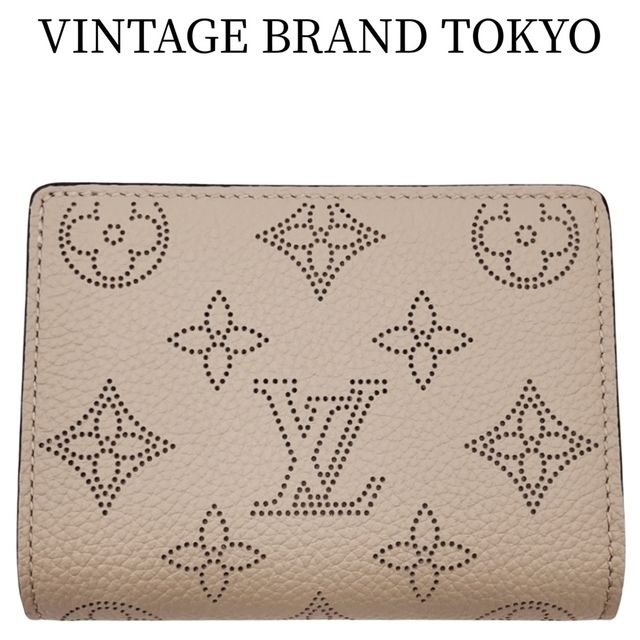 LOUIS VUITTON(ルイヴィトン)のLOUIS VUITTON ルイヴィトン 二つ折り財布 モノグラムマヒナ ポルトフォイユクレア コンパクトウォレット ミニウォレット ベージュ M80817    ガレ シルバー金具 レディース ギフト 美品【中古品】 レディースのファッション小物(財布)の商品写真