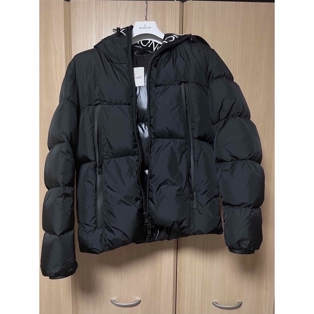 MONCLER(モンクレール)のMONCLER MONTCLAR サイズ2 ブラック　モンクレール　モンクラー メンズのジャケット/アウター(ダウンジャケット)の商品写真