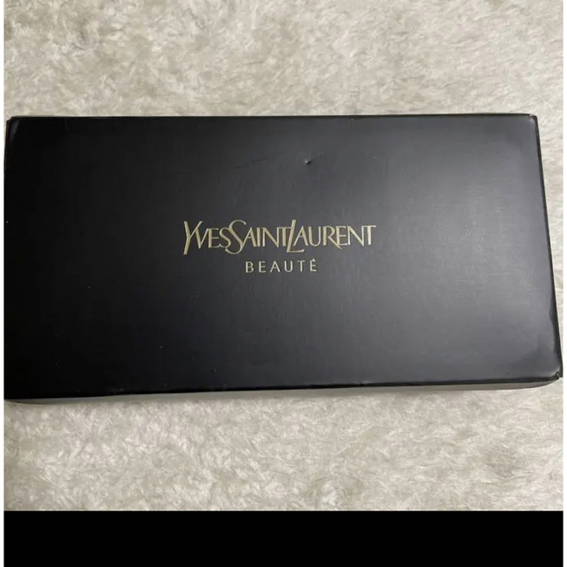 Yves Saint Laurent Beaute(イヴサンローランボーテ)のイヴサンローランボーテ　メイクブラシセット コスメ/美容のキット/セット(コフレ/メイクアップセット)の商品写真