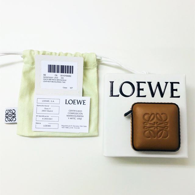 LOEWE(ロエベ)の新品未使用　ロエベ　LOEWE　ノベルティ　メジャー レディースのアクセサリー(その他)の商品写真