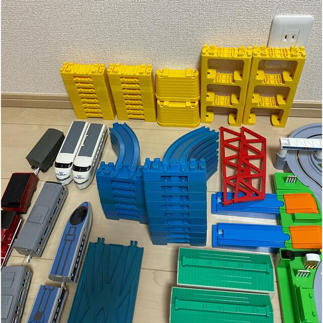 Takara Tomy(タカラトミー)のプラレール　大量セット エンタメ/ホビーのおもちゃ/ぬいぐるみ(鉄道模型)の商品写真