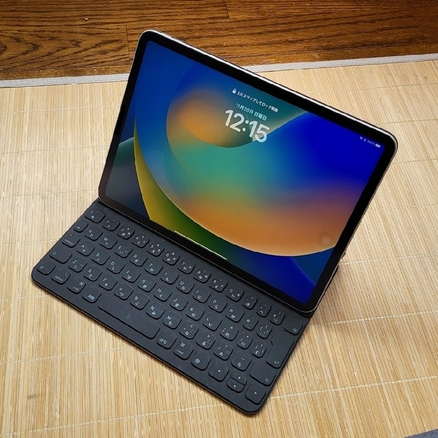 スマホ/家電/カメラipad pro 11インチ　シルバー 256GB キーボード付き