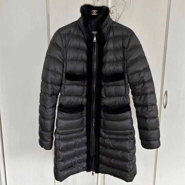 国内正規品 モンクレール LINOTTE 襟ミンクファー ナイロン ダウン