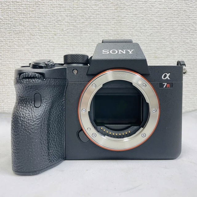 SONY(ソニー)の極美品　SONY α7R4 ボディ　ILCE-7RM4 552回　付属品完備 スマホ/家電/カメラのカメラ(ミラーレス一眼)の商品写真