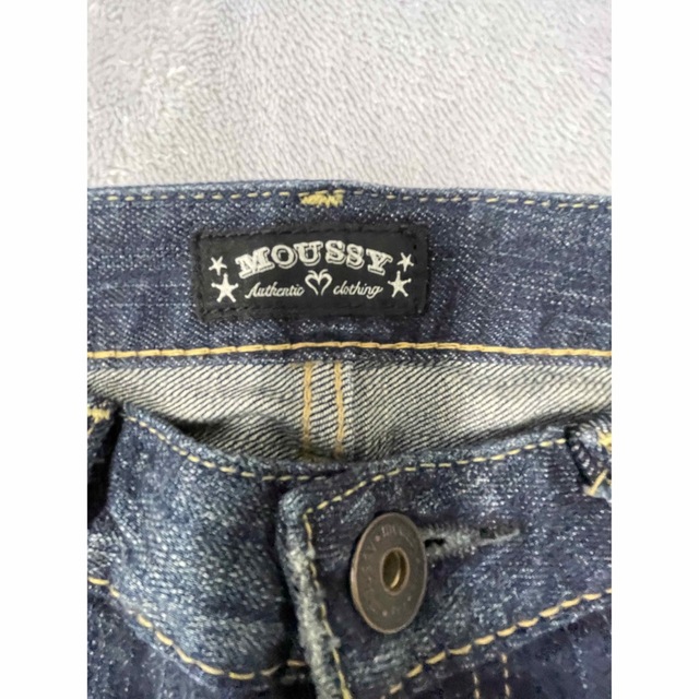 moussy(マウジー)のmoussy ブーツカットデニムパンツ24 レディースのパンツ(デニム/ジーンズ)の商品写真