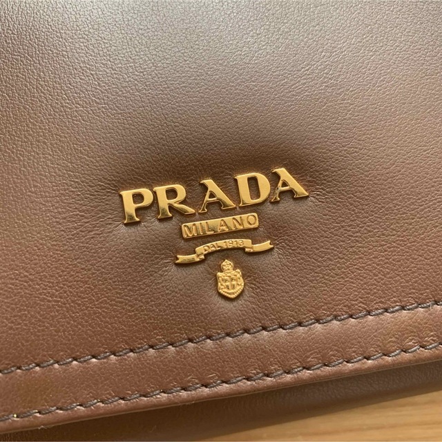 PRADA(プラダ)のPRADAプラダ☆長財布ウォレット☆新品ブラウンソフトレザー レディースのファッション小物(財布)の商品写真