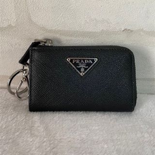 プラダ(PRADA)のPRADA キーホルダー サフィアーノ トラベル ネロ(財布)