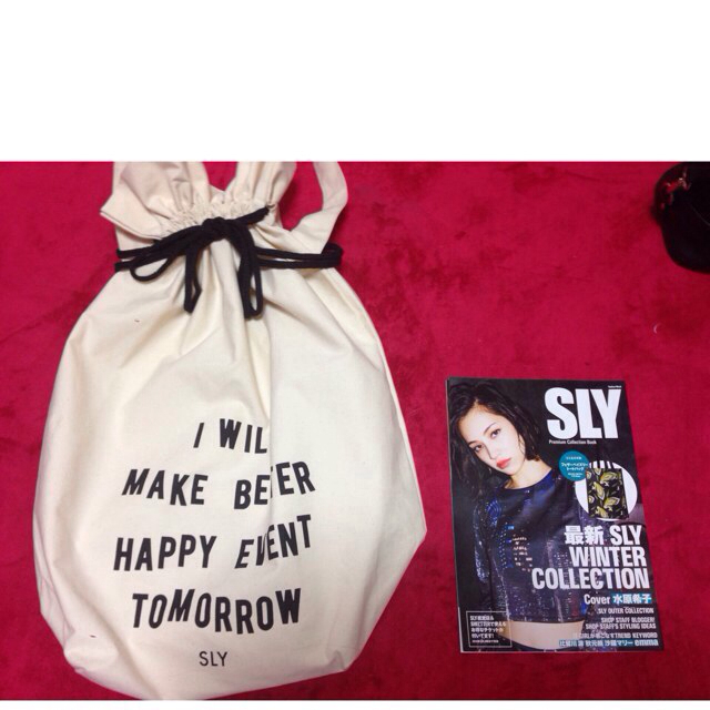 SLY(スライ)のSLY Happy bag WHT レディースのバッグ(トートバッグ)の商品写真