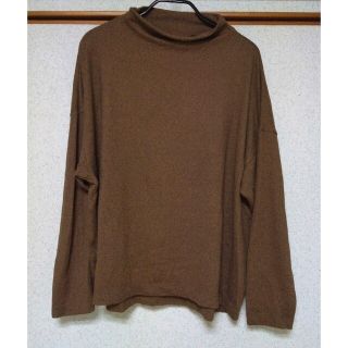 ユニクロ(UNIQLO)のソフトニットフリースハイネックT（長袖）(カットソー(長袖/七分))