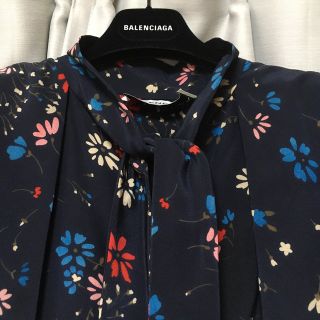 BALENCIAGA ボウタイシルクブラウス