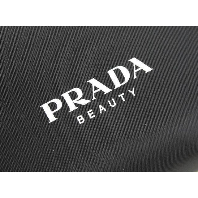 PRADA(プラダ)のprdp12 希少！新品未使用本物 PRADA プラダ　ノベルティポーチ レディースのファッション小物(ポーチ)の商品写真