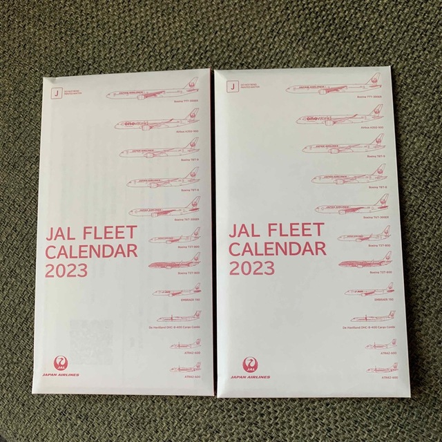 JAL(日本航空)(ジャル(ニホンコウクウ))の日本航空　JAL FLEET CALENDER 2023 卓上カレンダー　 インテリア/住まい/日用品の文房具(カレンダー/スケジュール)の商品写真