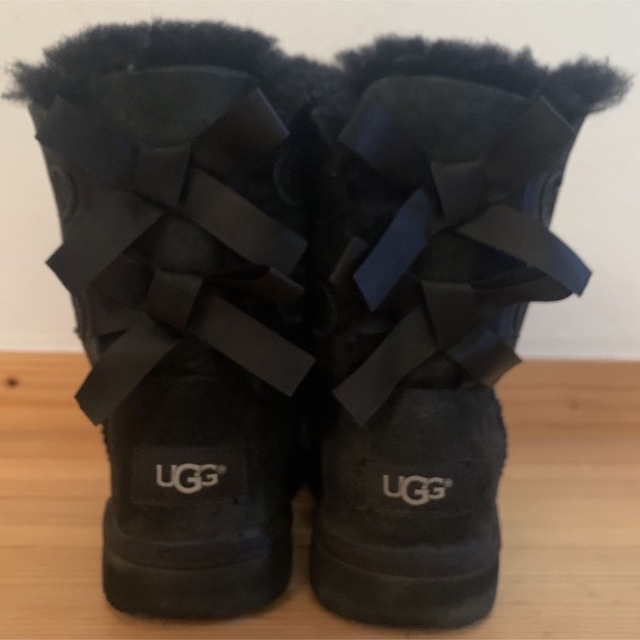 UGG(アグ)のUGG  ブーツ キッズ/ベビー/マタニティのキッズ靴/シューズ(15cm~)(ブーツ)の商品写真