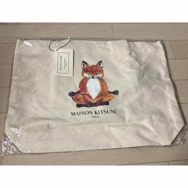 MAISON KITSUNE'(メゾンキツネ)のあにえす様専用　新品　MAISON KITSUNE  トートバッグ　エコバッグ レディースのバッグ(トートバッグ)の商品写真