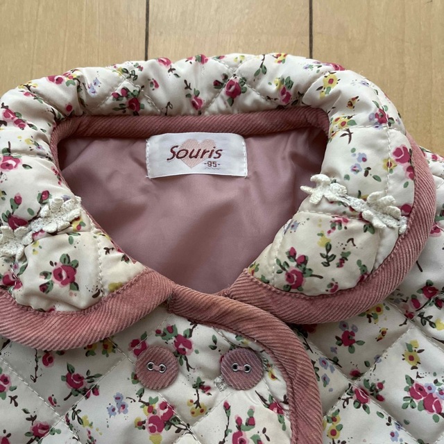 Souris(スーリー)のキッズ　キルトジャケット　95 souris キッズ/ベビー/マタニティのキッズ服女の子用(90cm~)(ジャケット/上着)の商品写真