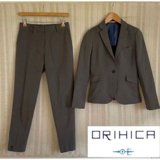 オリヒカ(ORIHICA)のORIHICA グレー　パンツスーツ　SS  ウォッシャブル(スーツ)