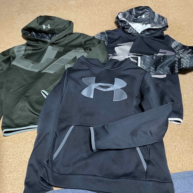 UNDER ARMOUR(アンダーアーマー)のアンダーアーマー 150 キッズ/ベビー/マタニティのキッズ服男の子用(90cm~)(Tシャツ/カットソー)の商品写真