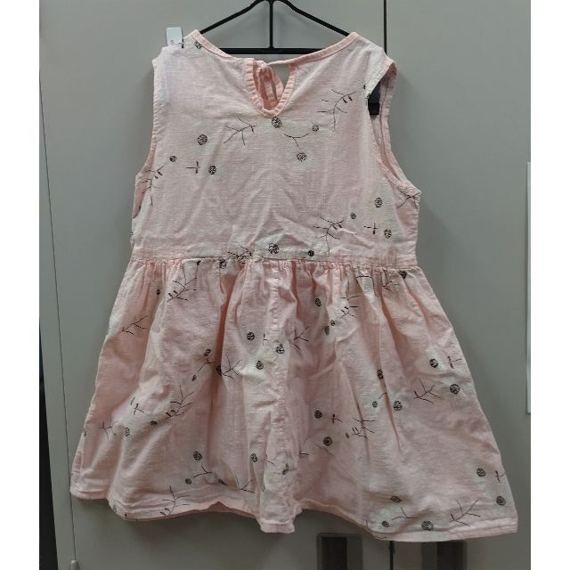 ミニワンピース　花柄　100 キッズ/ベビー/マタニティのキッズ服女の子用(90cm~)(ワンピース)の商品写真