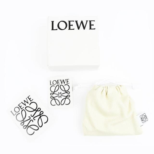 LOEWE(ロエベ)のLOEWE ロエベ スモールアナグラム オレンジチャーム C821232X10  9100 イタリア正規品 新品  レディースのアクセサリー(チャーム)の商品写真