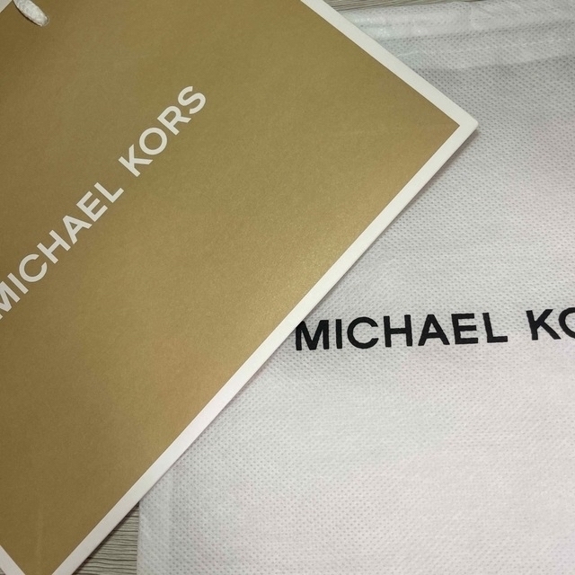 Michael Kors(マイケルコース)のMICHEAL KORS 紙袋、巾着袋 レディースのバッグ(ショップ袋)の商品写真