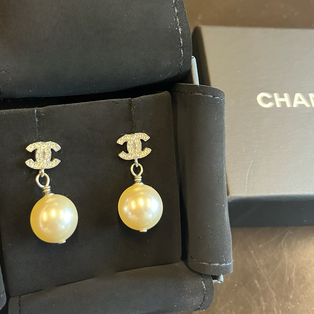 CHANEL パールピアス シルバー 美品 最大の割引 21600円 noxcapital.de