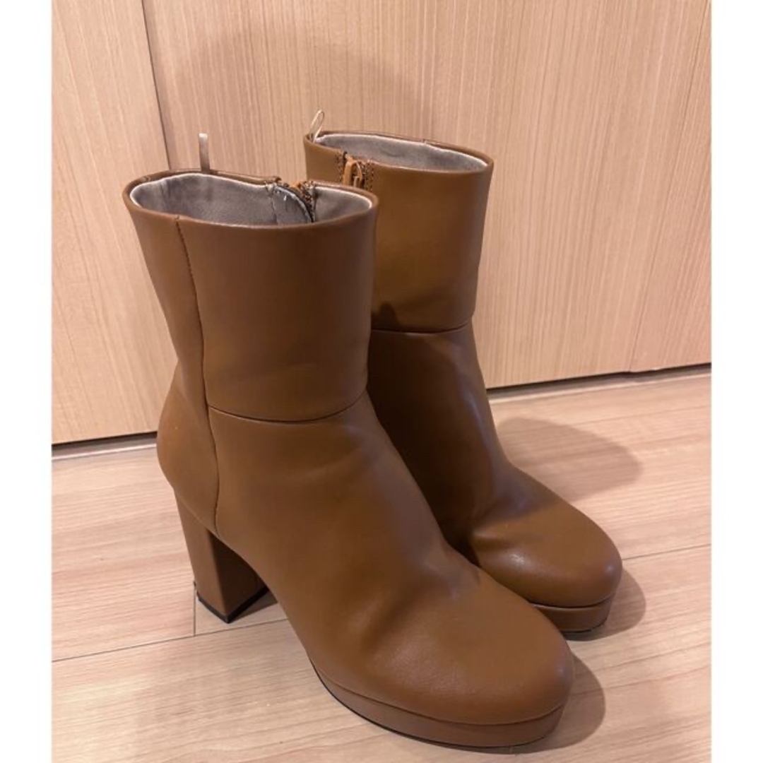 H&M(エイチアンドエム)の最終値下げ😍 h&m ブーツ ショートブーツ 茶色 レディースの靴/シューズ(ブーツ)の商品写真