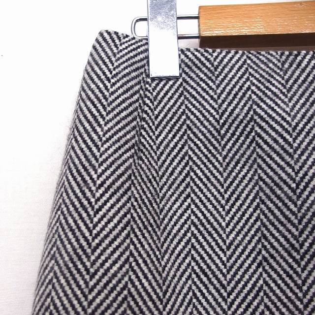 LAUTREAMONT(ロートレアモン)のロートレアモン LAUTREAMONT 台形 スカート 膝丈 ウール 毛 レディースのスカート(ひざ丈スカート)の商品写真