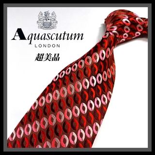アクアスキュータム(AQUA SCUTUM)の108【Aquascutum】アクアスキュータム ネクタイ  赤系×幾何学模様(ネクタイ)