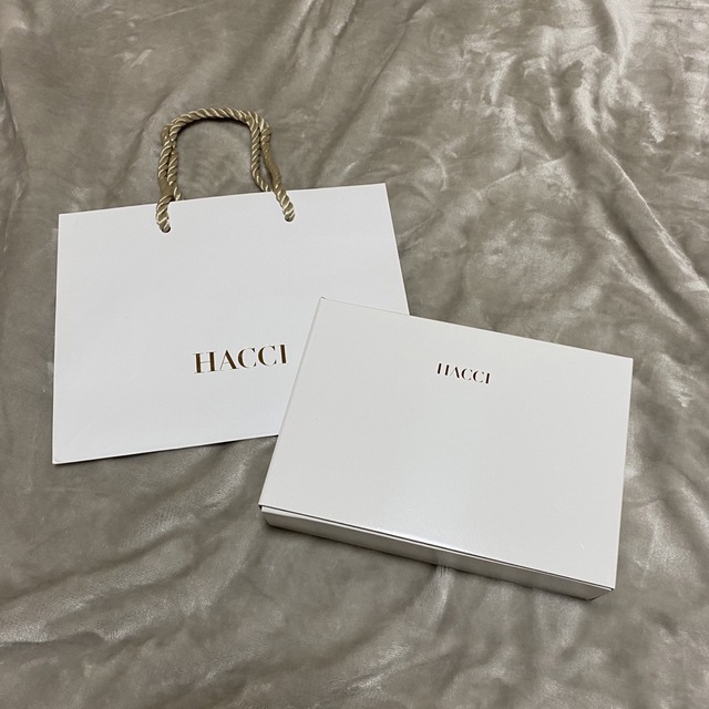 HACCI(ハッチ)の【HACCI/ハッチ】ギフトボックス　ショッパー　紙袋 レディースのバッグ(ショップ袋)の商品写真