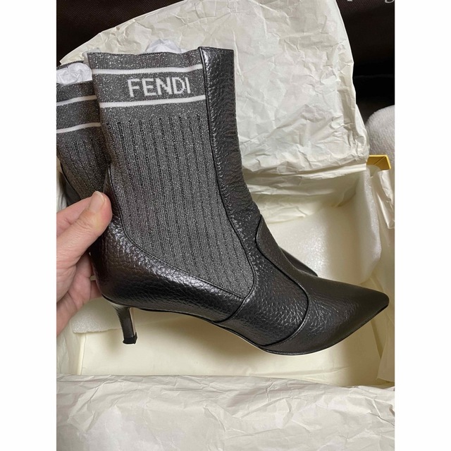 FENDI(フェンディ)のFENDIブーティー レディースの靴/シューズ(ブーティ)の商品写真