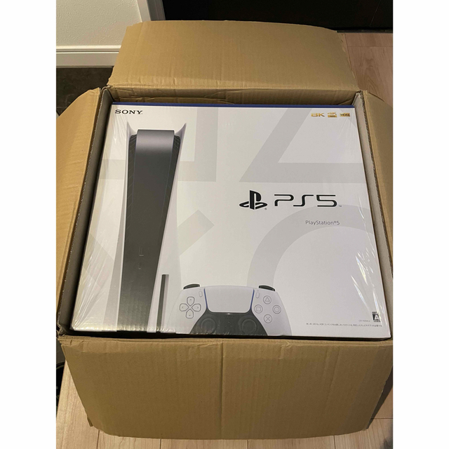 PlayStation(プレイステーション)のPlayStation5 本体　新品未使用　未開封　本日発送 エンタメ/ホビーのゲームソフト/ゲーム機本体(家庭用ゲーム機本体)の商品写真