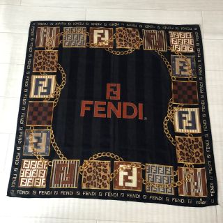 フェンディ(FENDI)の【美品】フェンディ　FENDI　大判ハンカチーフ　ミニスカーフ(ハンカチ)