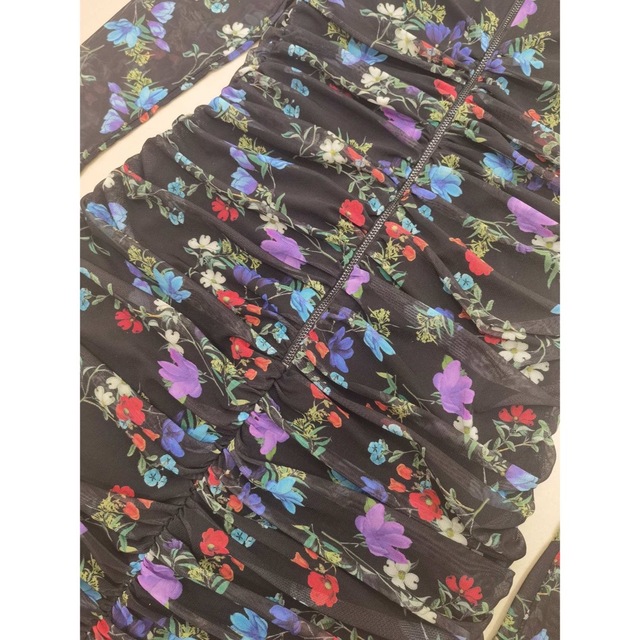 ❤️☆Alice olive 2022新作新品 黒 花柄ワンピース オシャレ ❤️☆Alice olive 2022新作新品 黒 花柄ワンピース オシャレ