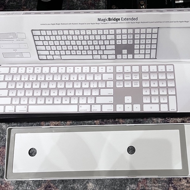 TWELVESOUTH Apple Magic Keyboard テンキー付き  スマホ/家電/カメラのPC/タブレット(PC周辺機器)の商品写真